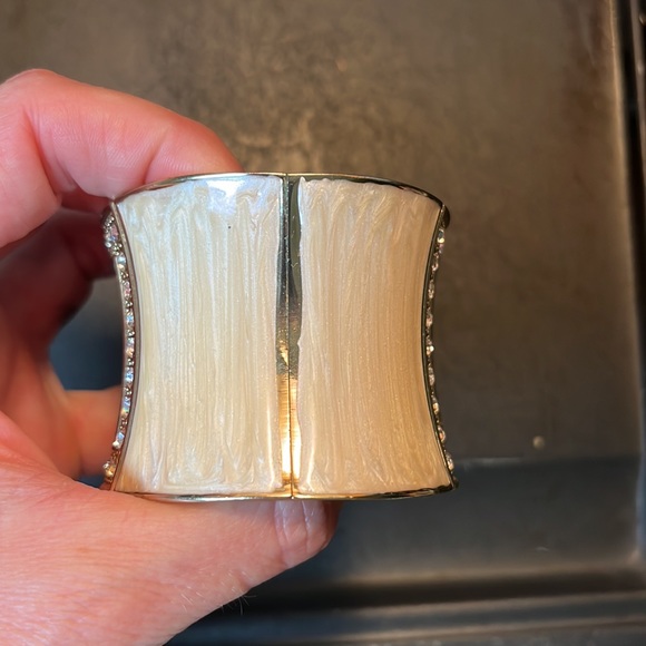 Like new bracelet bundle - Picture 8 of 17